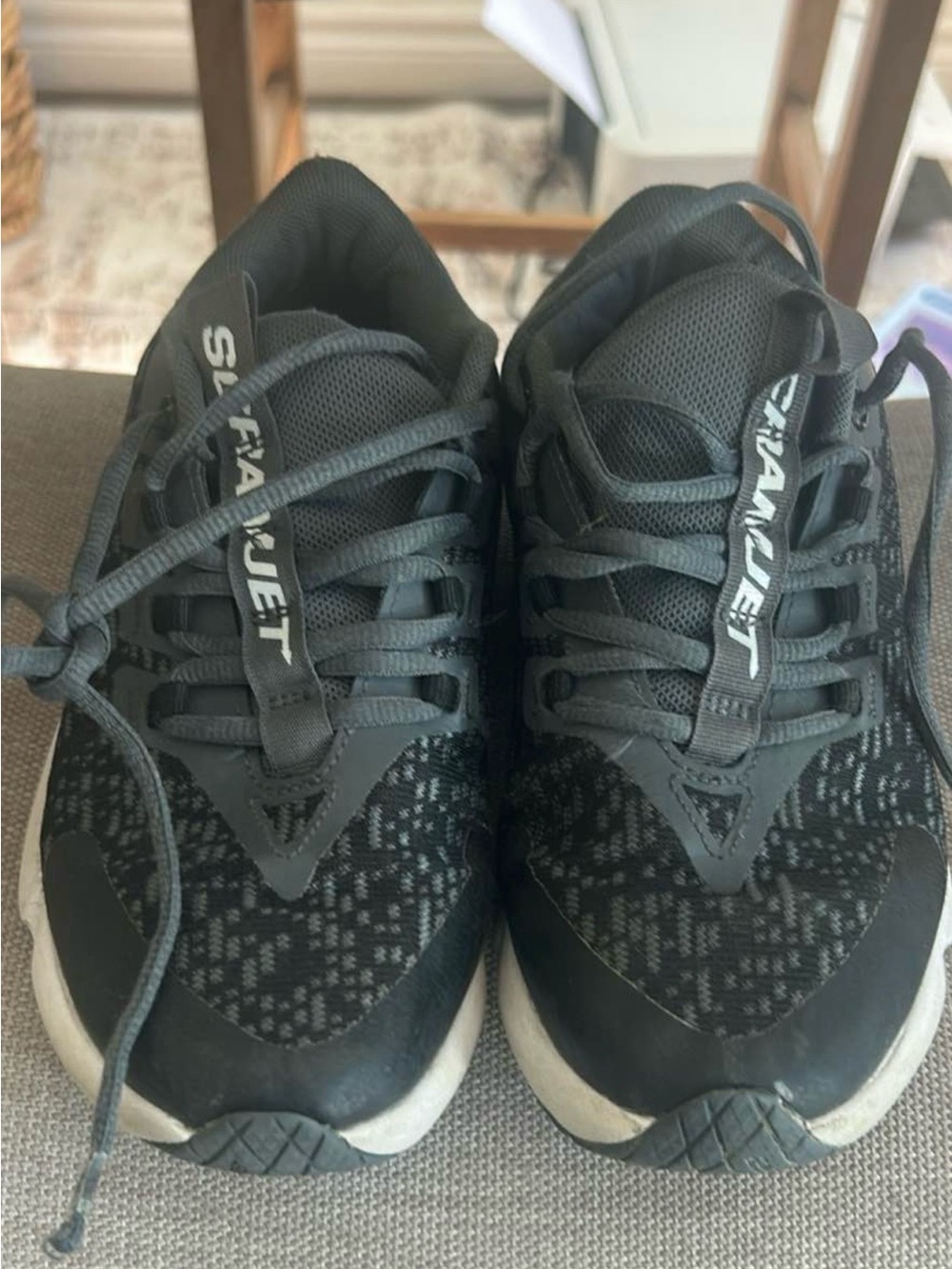 Under armour youth shoes size 4